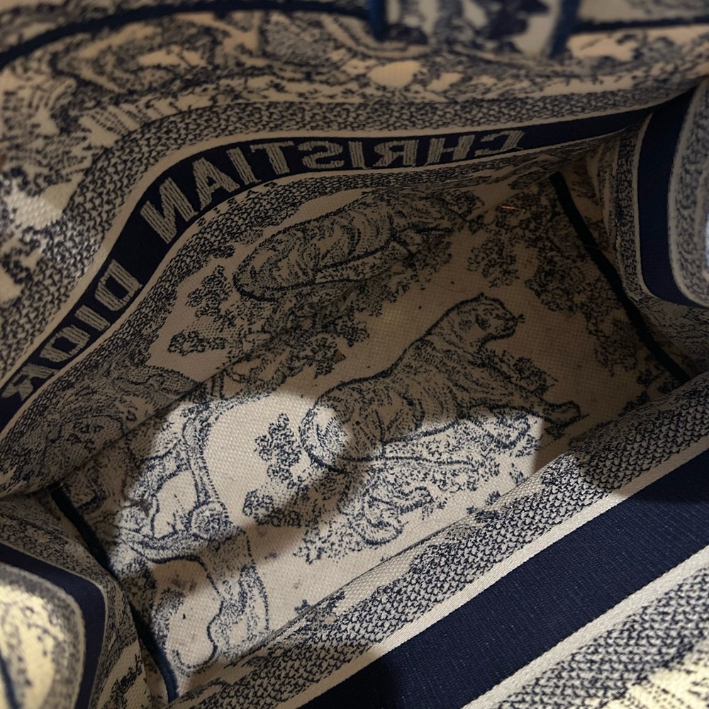 Christian Dior Medium Blue and White Toile Book Tote Bag - Picture 8 of 15